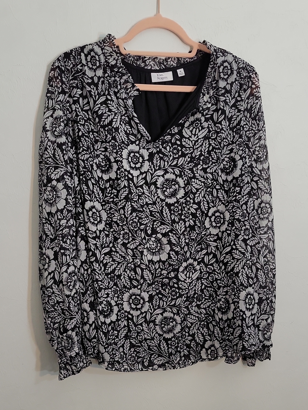 Kim Rogers Black and White Floral V-Neck Blouse